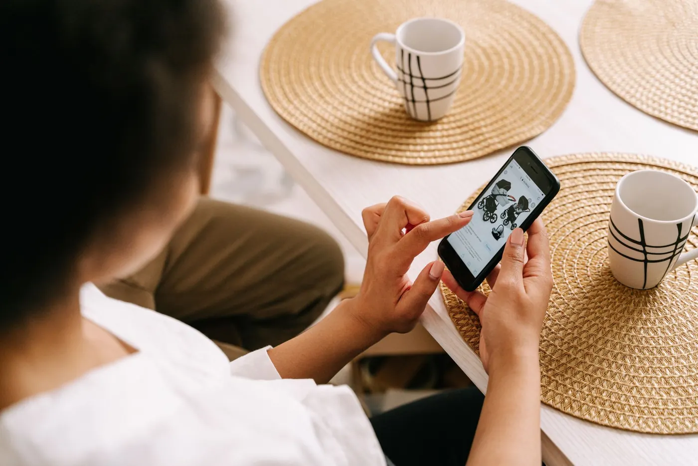 Recherche faite sur un téléphone, au moment où l'utilisateur choisit un résultat