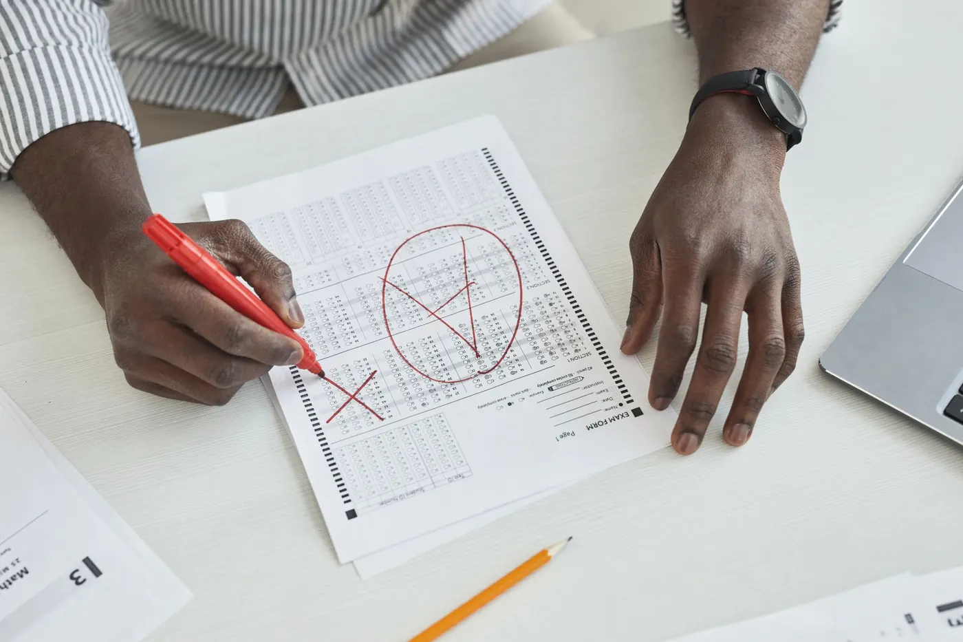 Évaluation de documents, travail des évaluateurs de qualité